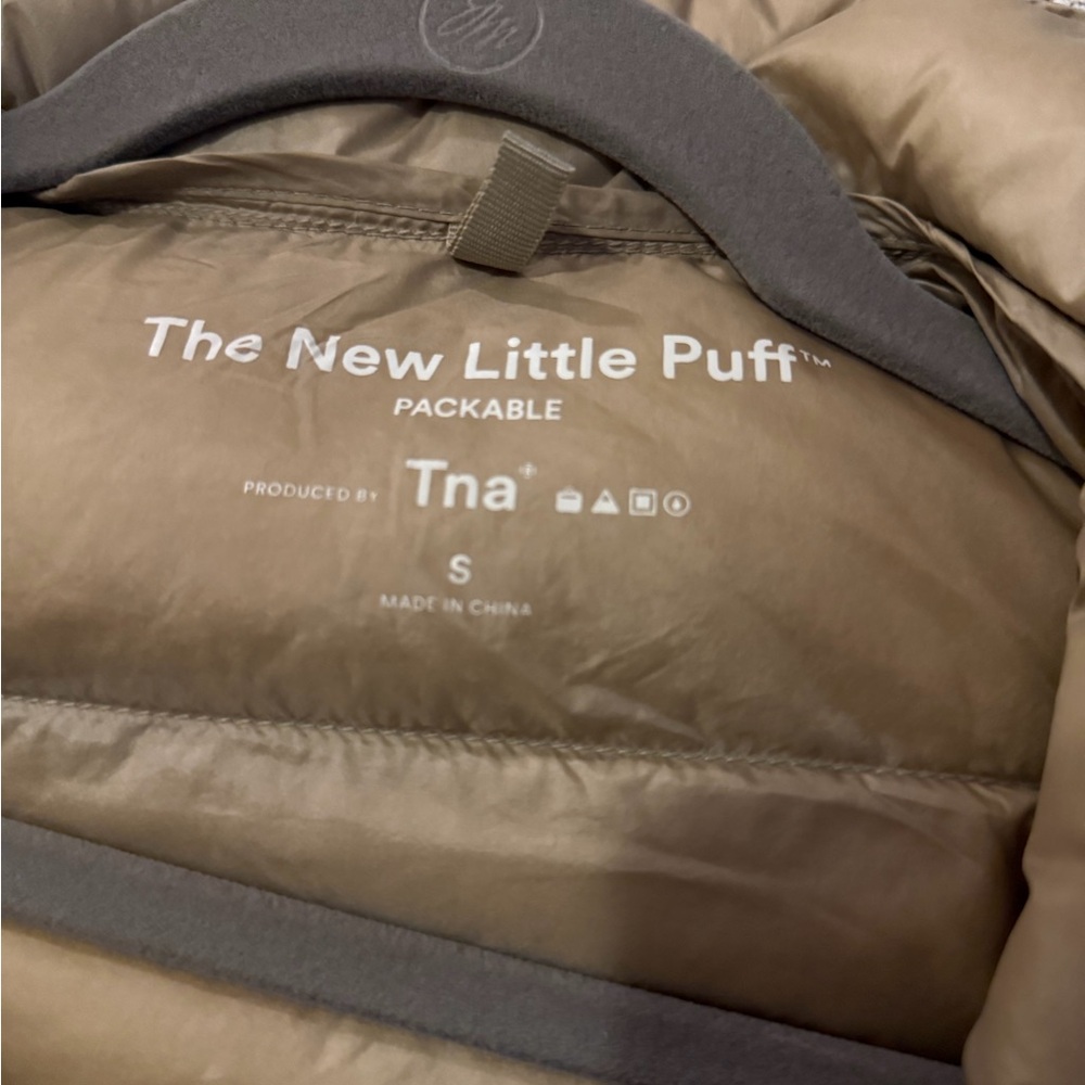 TNA Little Puff Gold Packable Jacket - Picture 3 of 3